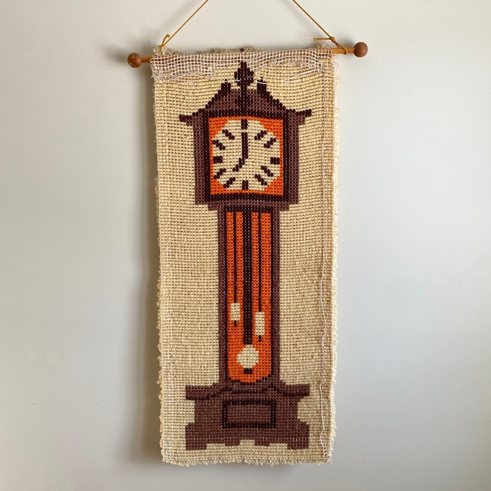Vintage Grandfather Clock Latch Hook Rug Wall Hanging - Picture 2 of 6